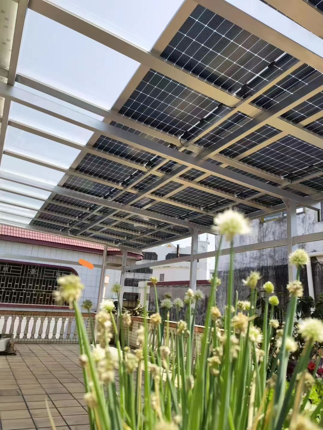 三亚别墅家用屋顶太阳能发电系统安装